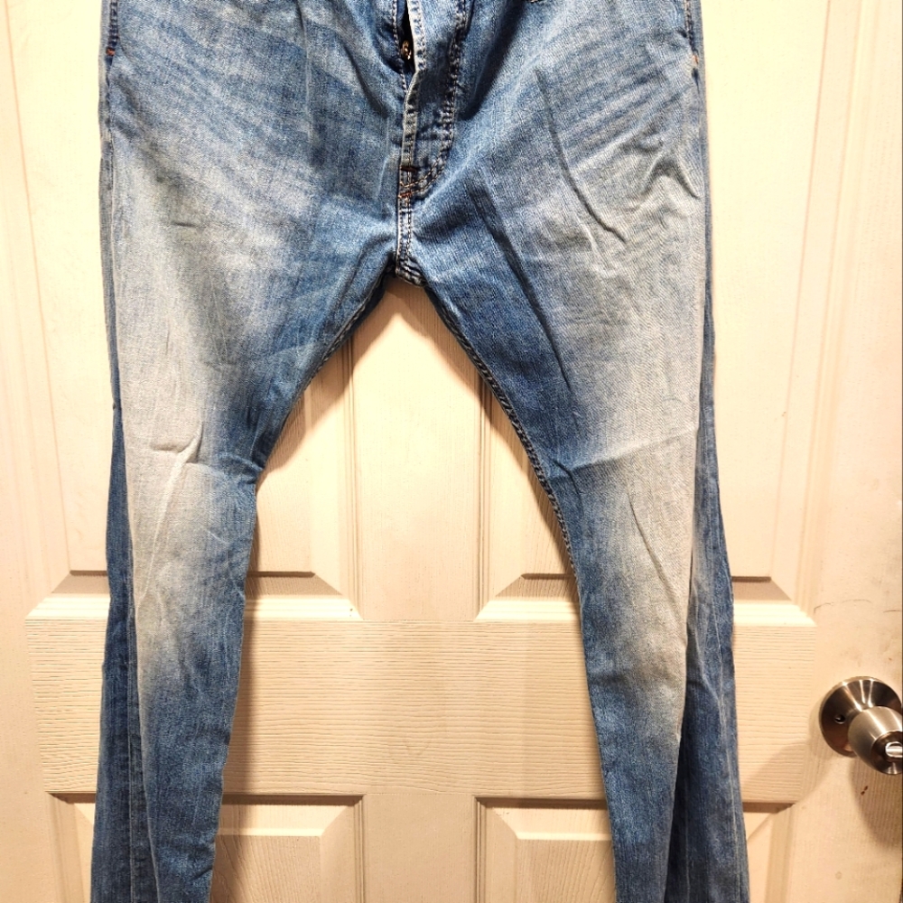 Blue Diesel Skinny Jeans with Sleek Fit